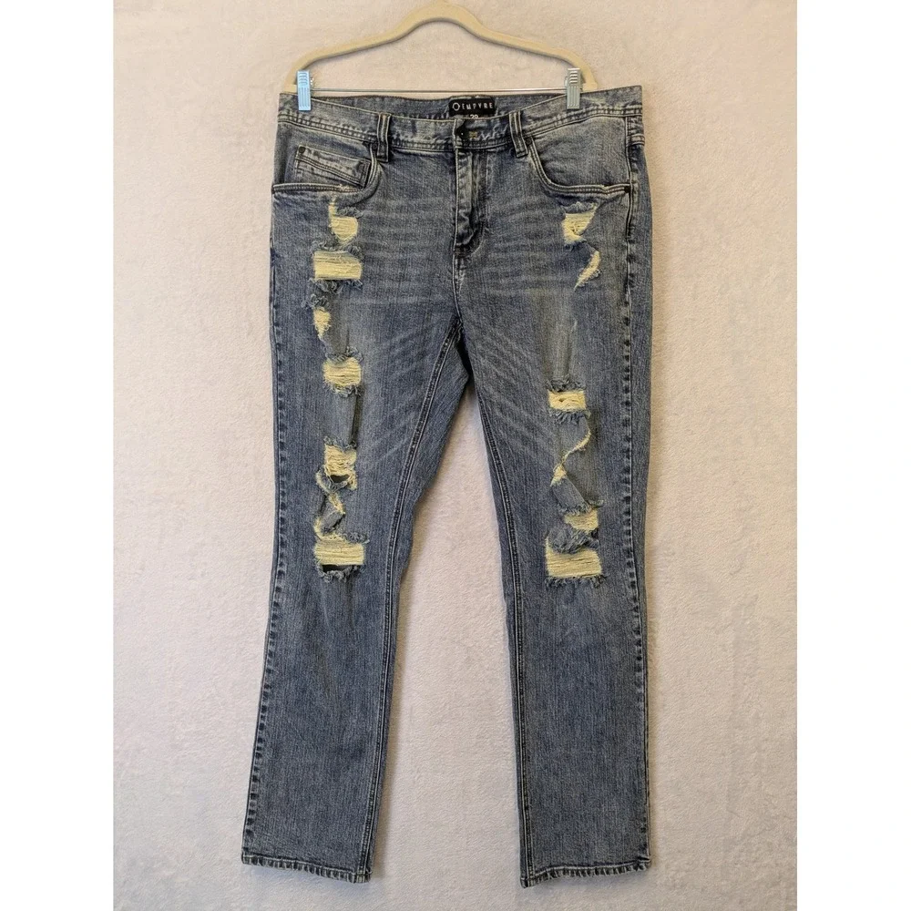 EMPYRE Men's Size 38x32 Distressed Blue‎ Denim Jeans